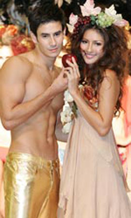 ภาพประกอบ ข่าวสาร ข่าวทั่วไป : ?วินนี่? ห่าง ?นก? คงขาดใจ พ่อแม่รู้จักในฐานะ ?เกิร์ลเฟรนด์?