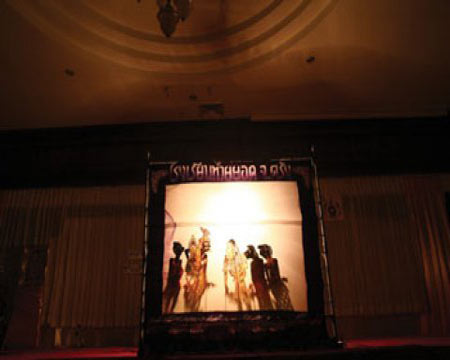 ภาพประกอบ ข่าวสาร ข่าวทั่วไป : ?หนังตะลุงพอเพียง? โรงเรียนห้วยยอด