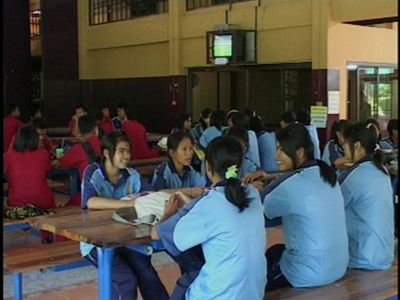 ข่าวตรัง : เทคนิคตรังเปิดเทปบอลโลกให้นักศึกษาดู