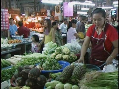 ข่าวตรัง : ตลาดขายปลีกผักเมืองตรังปรับเพิ่ม 5-10 บาท/กก.