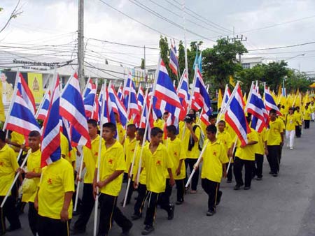 ข่าวภูเก็ต : ชาวภูเก็ตนับหมื่น ร่วมสวดมนต์ถวายพระพรในหลวง ช่วงกินผัก