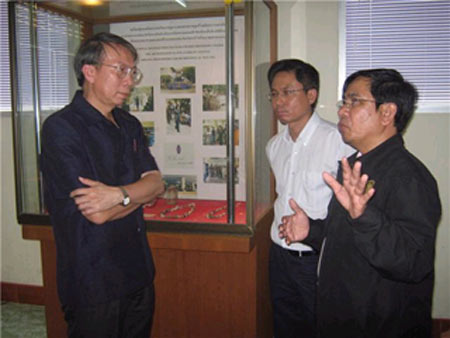 ข่าวกระบี่ : อธิบดีกรมศิลป์ลงพื้นที่กระบี่ตรวจพิพิธภัณฑ์ลูกปัดคลองท่อม