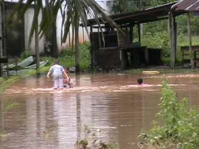 ข่าวตรัง : พิษพายุจันจู ฝนตกหนักเกิดน้ำท่วมเมืองตรังแล้ว