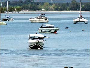 ท่องเที่ยว ทางทะเล : เดินทางด้วยเรือเร็ว Speed Boat